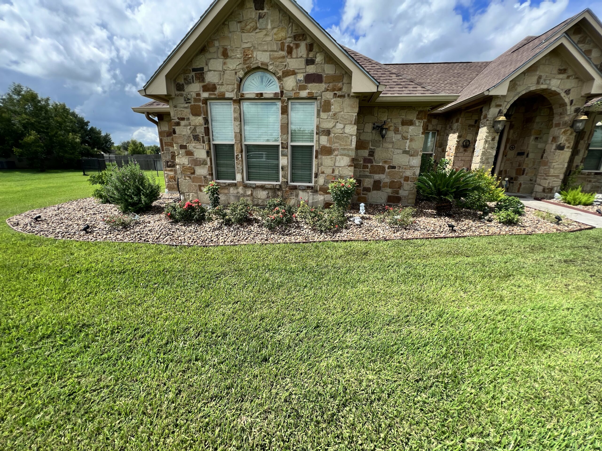 Landscaping and Lawn Maintenance Victoria, Texas